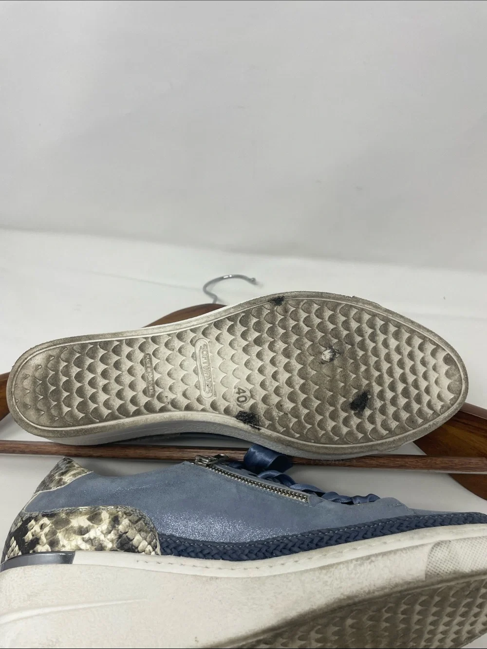 Softwaves Blue & Snakeskin Print Lace-Up Wedged Sneakers Size 9.5
